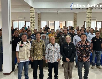 Koordiv SDM Bawaslu Kabupaten Sukabumi Bimtek Panwaslu Kecamatan dan Sekretariat 