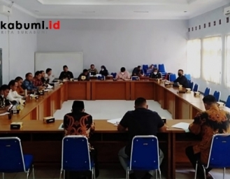 Pandangan Fraksi - Fraksi DPRD Kabupaten Sukabumi Terhadap RPJMD Penjabaran Visi Misi Marwan - Iyos