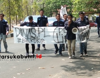 Demo Himpunan Mahasiswa Asal Sukabumi Tuntut Kadis Lingkungan Hidup Sukabumi Mundur