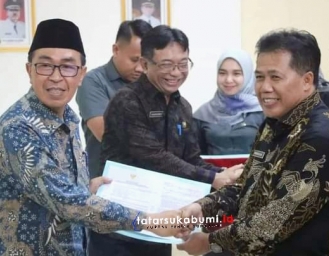 Ade Suryaman Lepas Pensiunan PNS Dilingkup Pemkab Sukabumi