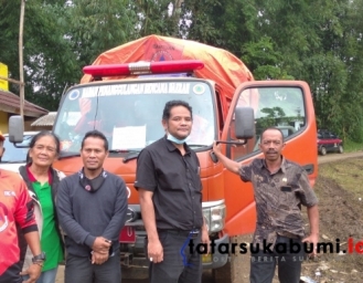 Wakil Ketua DPRD Kabupaten Sukabumi Tinjau Ratusan Warga Korban Bencana Pergerakan Tanah Gegerbitung