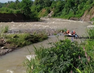 SAR Gelar Operasi Pencarian Korban Tenggelam Sisir Sungai Citarik Cimandiri dan Sepanjang Muara Laut Palabuhanratu