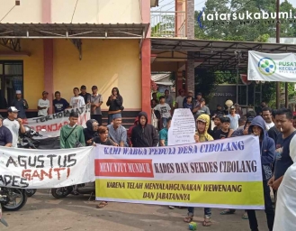 Diduga Korupsi Kades Cibolang Gunungguruh Didemo Mundur Oleh Warganya