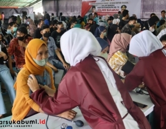 Vaksinasi Booster Polres Sukabumi Gandeng PT Muara Tunggal 