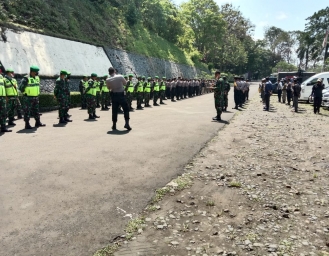 250 Personel Pengamanan Jaga Ketat Proses Pengundian Nomor Urut Paslon Pilkada Sukabumi 2020