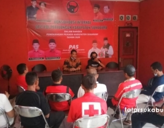 Ketua PDIP Kabupaten Sukabumi Lepas 10 Unit Ambulans