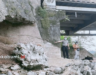 Dikhawatiran Ambruk Kondisi Pondasi Penyangga Jembatan Padabeunghar Ablasi