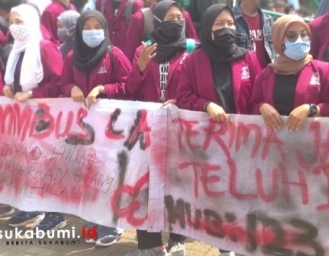 Ribuan Massa Aksi di Lapang Merdeka Sukabumi Tolak Omnibuslaw