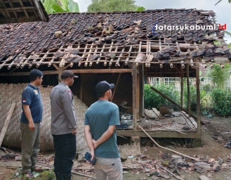Disangka Dukun Santet Rumah Pasutri di Sukabumi Diamuk Warga